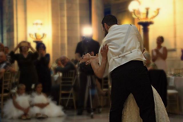 Música de boda en Galicia: ¿cómo preparar el primer baile de los esposos?